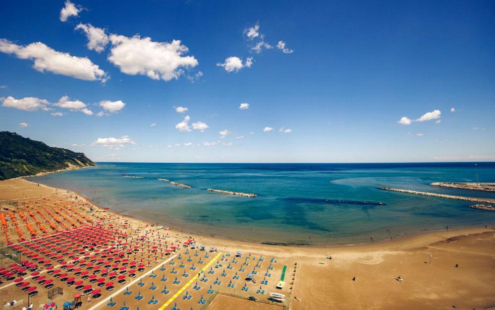Apartmán Casa Del Faro - Baia Flaminia Pesaro Exteriér fotografie